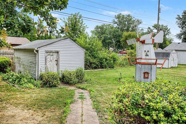 2901 Hartline Drive, Rochester Hills, MI 48309