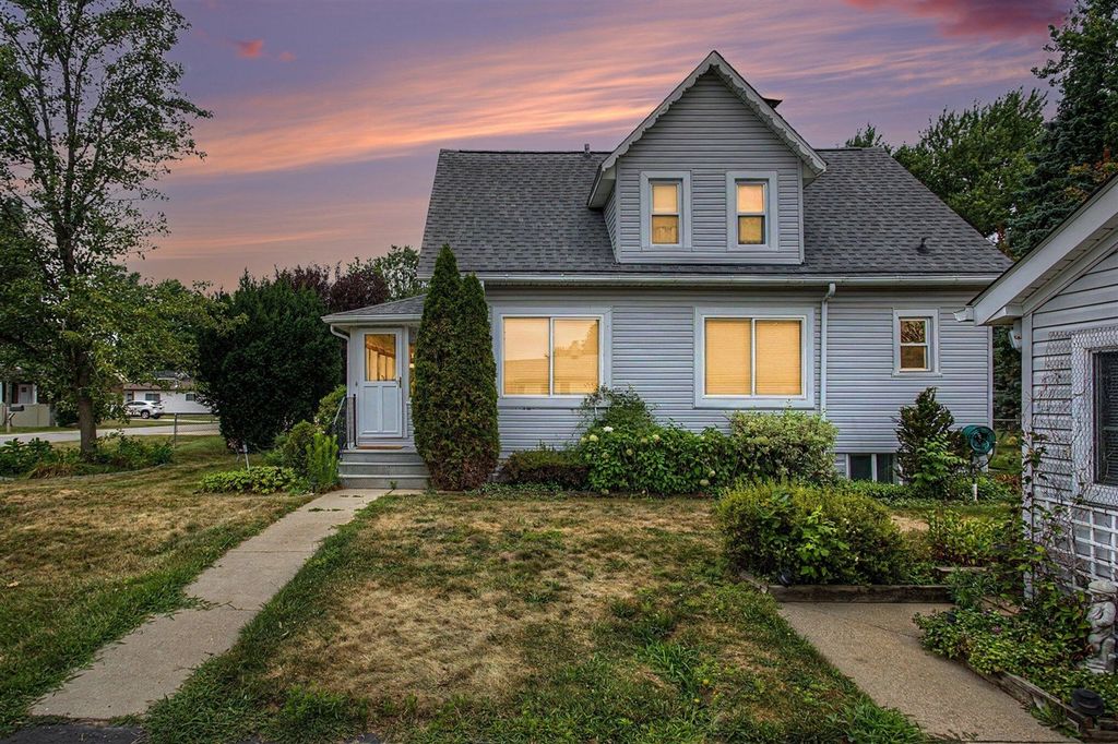 2901 Hartline Drive, Rochester Hills, MI 48309