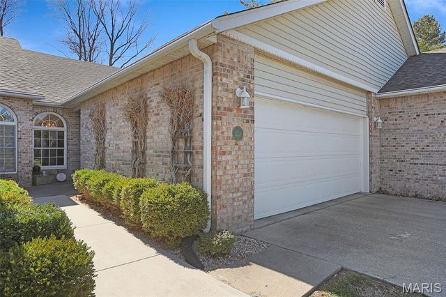 1206 University Drive, Edwardsville, IL 62025