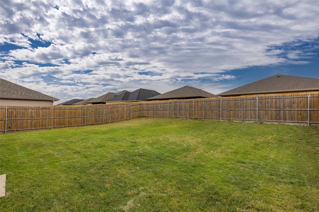 6405 Graceland Drive, Greenville, TX 75402