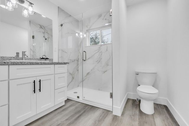 2448 E 8th St, Stockton, CA 95205