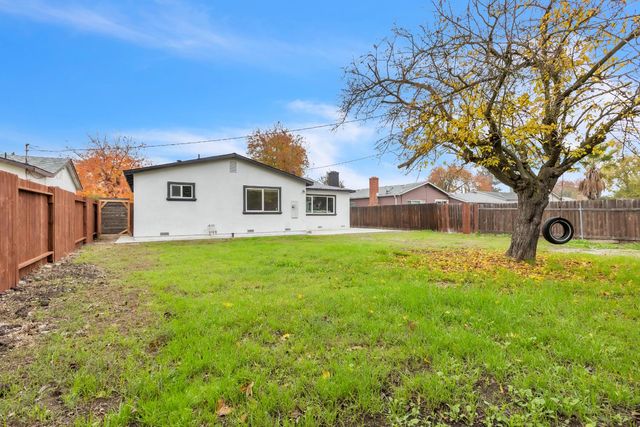 2448 E 8th St, Stockton, CA 95205