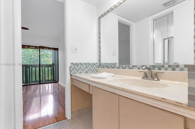 1021 Mockingbird Lane 302, Plantation, FL 33324