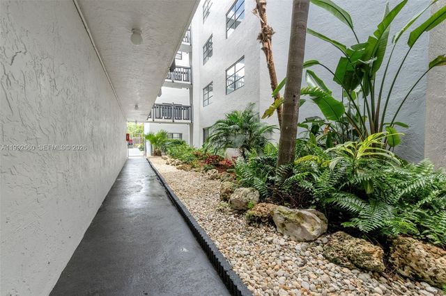 1021 Mockingbird Lane 302, Plantation, FL 33324