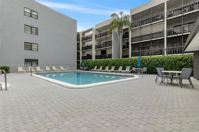 1021 Mockingbird Lane 302, Plantation, FL 33324