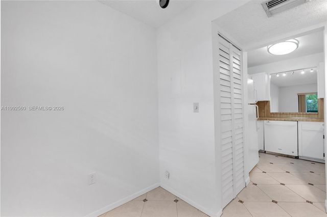 1021 Mockingbird Lane 302, Plantation, FL 33324