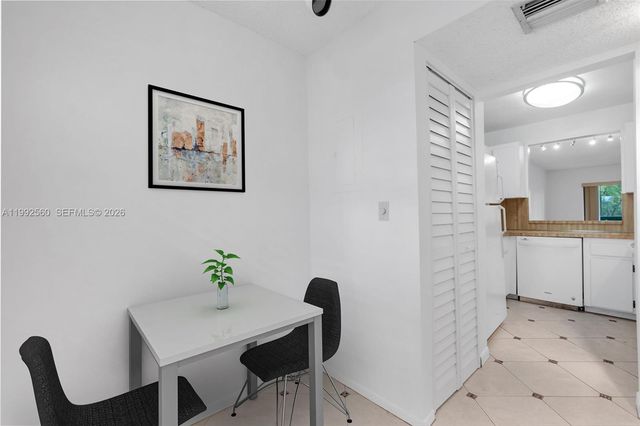 1021 Mockingbird Lane 302, Plantation, FL 33324