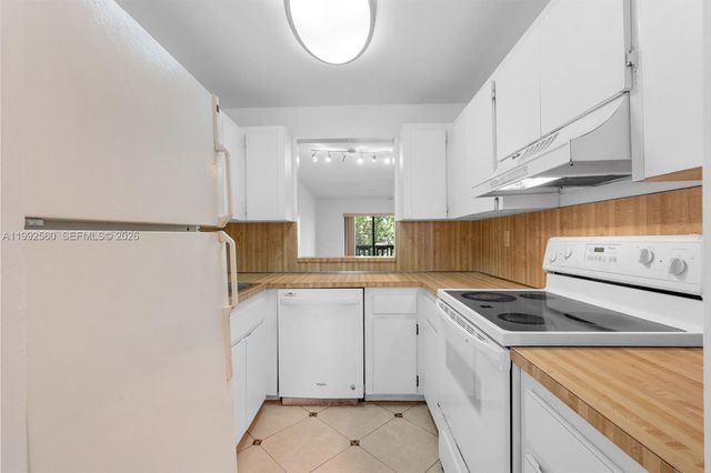 1021 Mockingbird Lane 302, Plantation, FL 33324