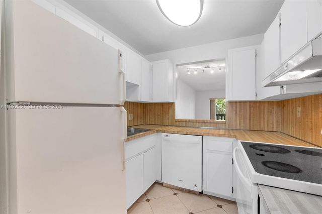 1021 Mockingbird Lane 302, Plantation, FL 33324