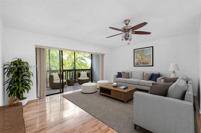 1021 Mockingbird Lane 302, Plantation, FL 33324