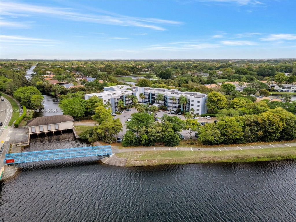 1021 Mockingbird Lane 302, Plantation, FL 33324