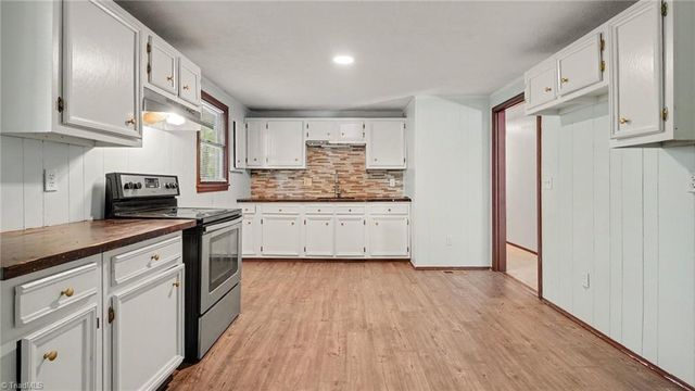 1301 Clegg Street, Greensboro, NC 27407