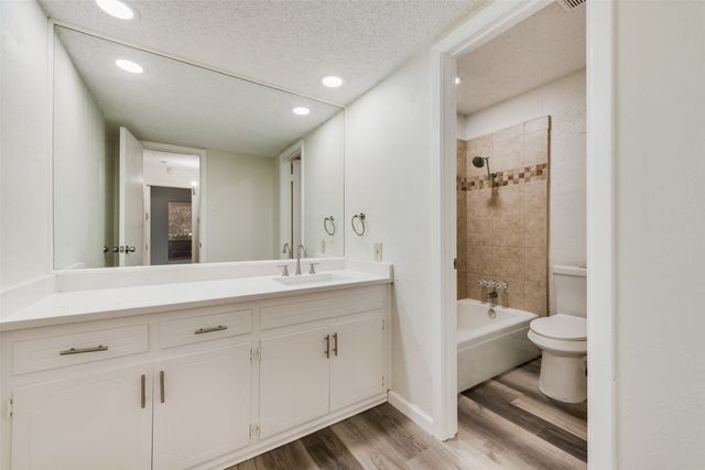 5814 Meadow Wood Lane, Fort Worth, TX 76112