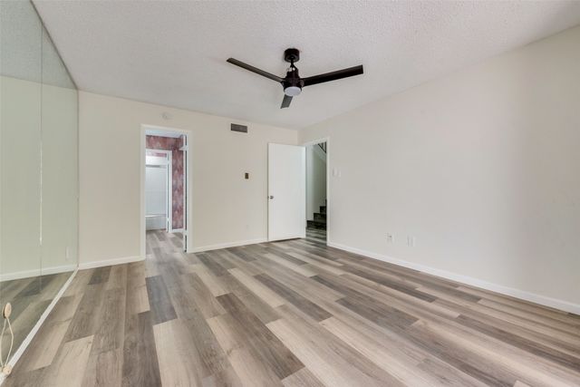 5814 Meadow Wood Lane, Fort Worth, TX 76112