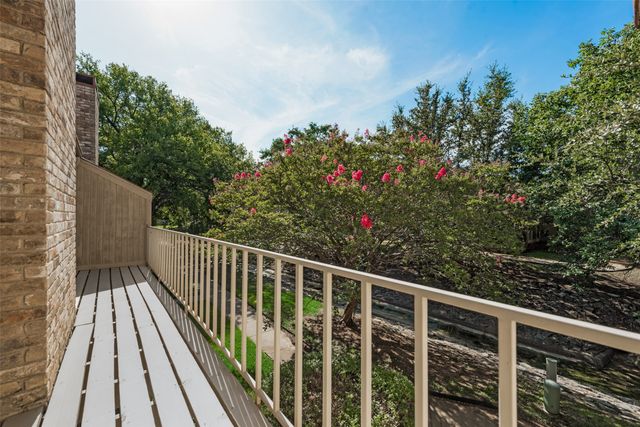 5814 Meadow Wood Lane, Fort Worth, TX 76112