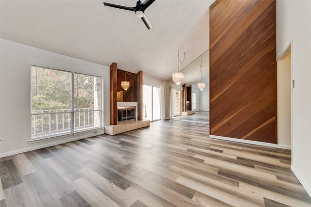 5814 Meadow Wood Lane, Fort Worth, TX 76112