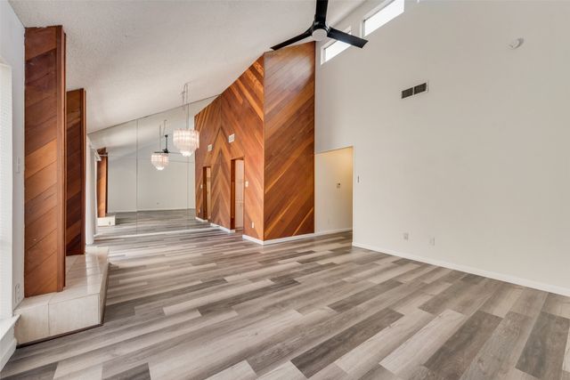 5814 Meadow Wood Lane, Fort Worth, TX 76112