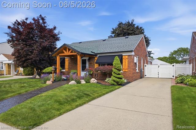 3327 Syracuse Street, Dearborn, MI 48124