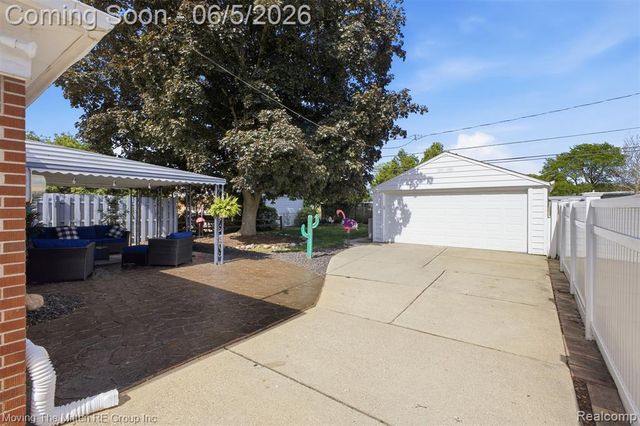 3327 Syracuse Street, Dearborn, MI 48124