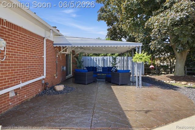 3327 Syracuse Street, Dearborn, MI 48124