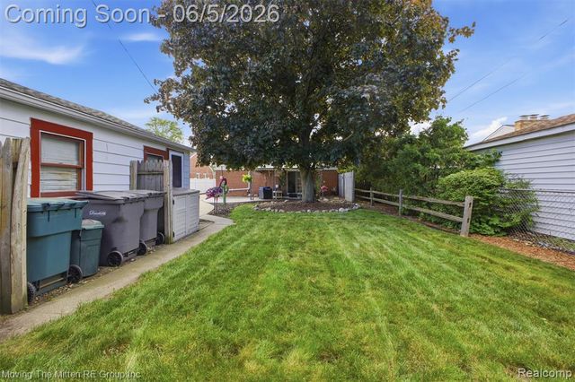 3327 Syracuse Street, Dearborn, MI 48124