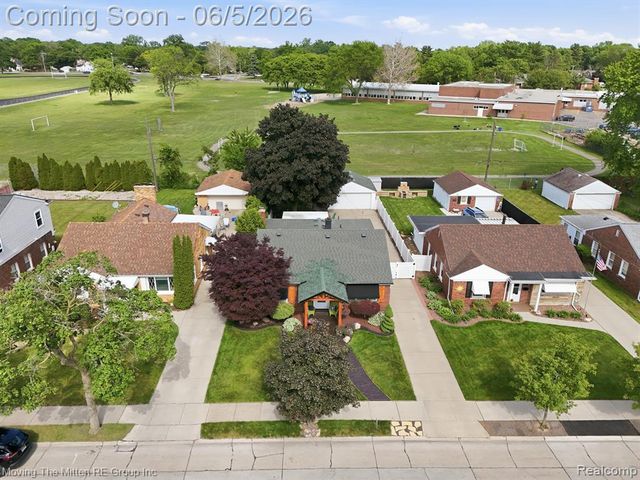 3327 Syracuse Street, Dearborn, MI 48124