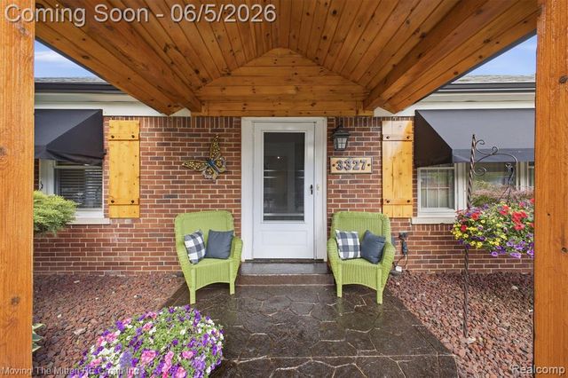 3327 Syracuse Street, Dearborn, MI 48124