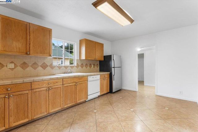 9826 ELMAR AVE, Oakland, CA 94603