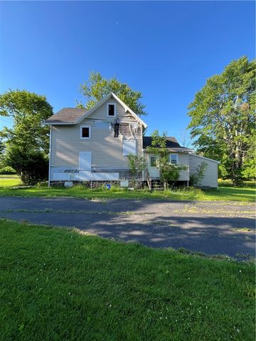 6705 E Townline Road, Williamson, NY 14589