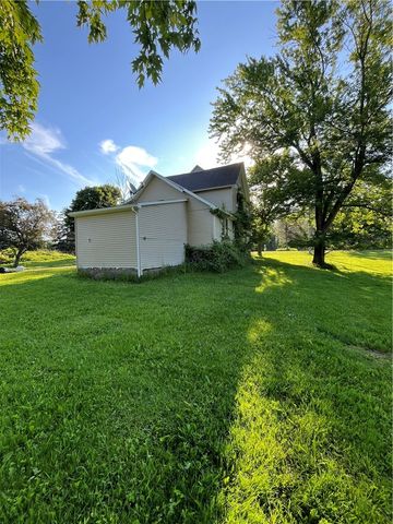6705 E Townline Road, Williamson, NY 14589