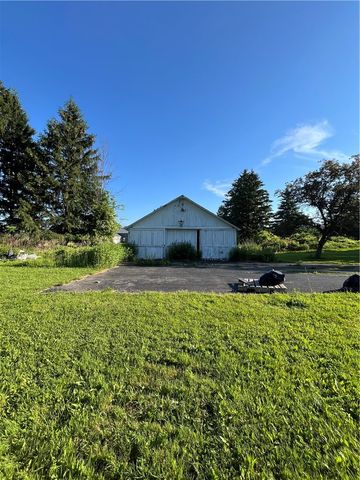 6705 E Townline Road, Williamson, NY 14589