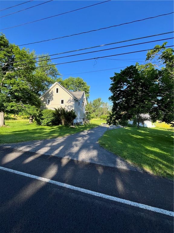6705 E Townline Road, Williamson, NY 14589