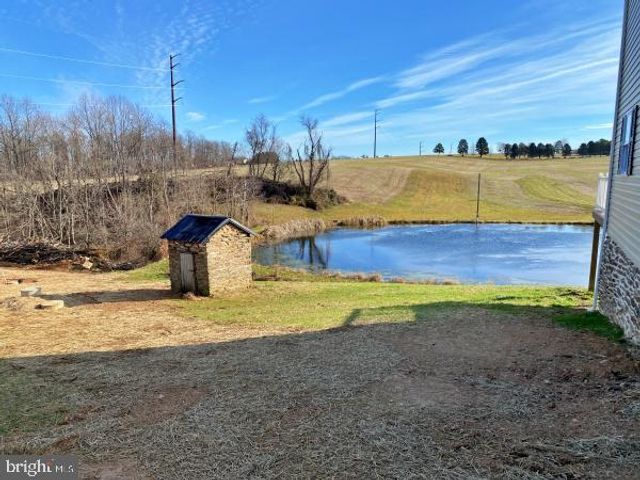 565 BACON RD, Red Lion, PA 17356