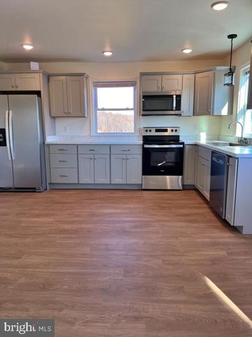 565 BACON RD, Red Lion, PA 17356