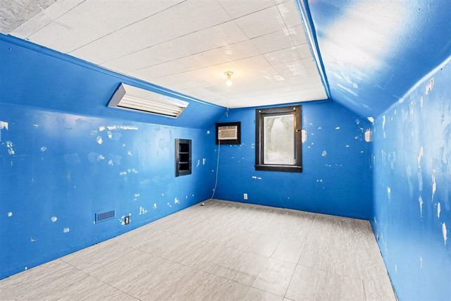 1259 E Apple Avenue, Muskegon, MI 49442