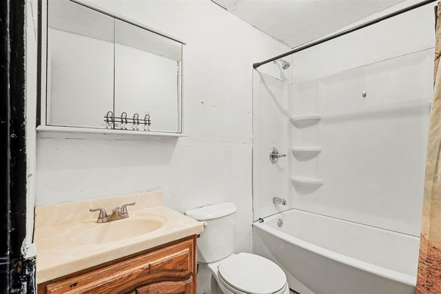 1259 E Apple Avenue, Muskegon, MI 49442