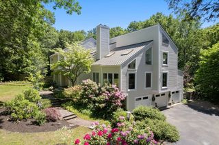 60 Lanes End, Concord, MA 01742