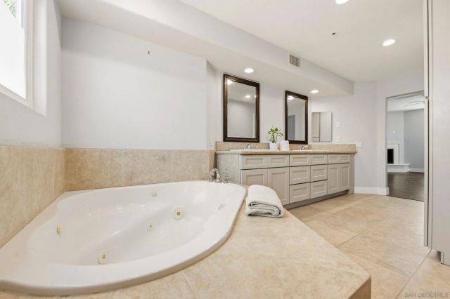 5140 Via Avante, San Diego, CA 92130