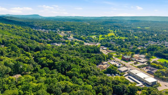 1430 Gold Crest Drive, Hixson, TN 37343