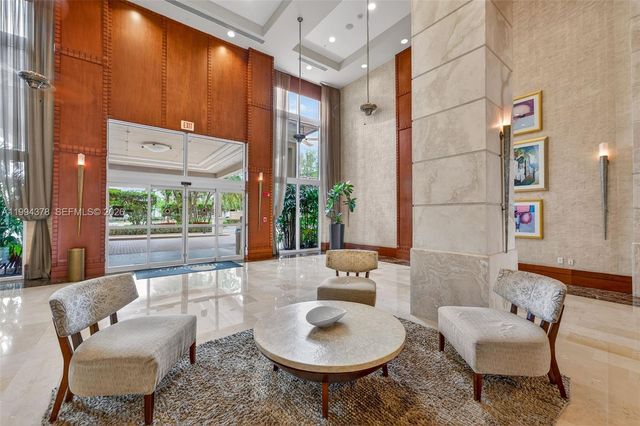 19501 W Country Club Dr 602, Aventura, FL 33180