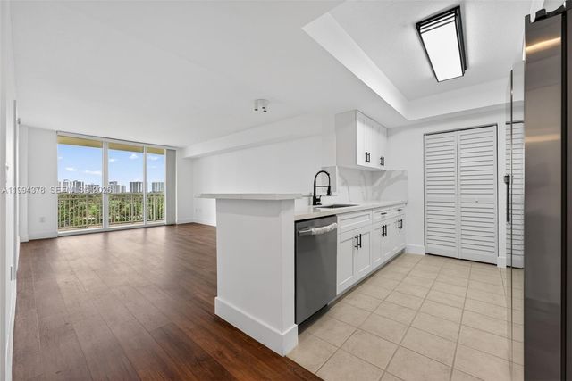 19501 W Country Club Dr 602, Aventura, FL 33180