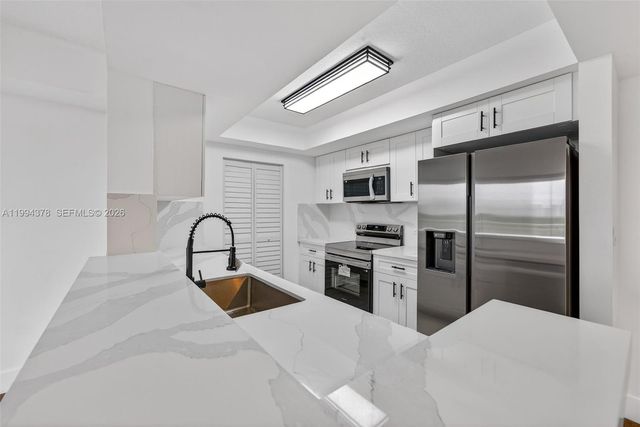 19501 W Country Club Dr 602, Aventura, FL 33180