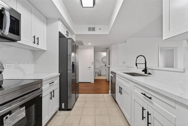 19501 W Country Club Dr 602, Aventura, FL 33180