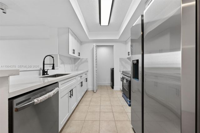 19501 W Country Club Dr 602, Aventura, FL 33180