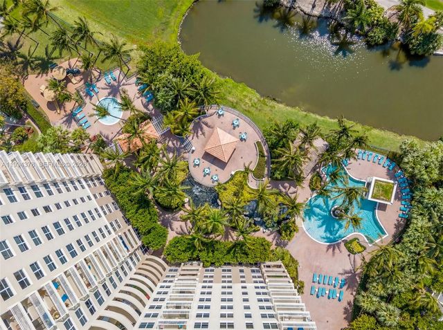 19501 W Country Club Dr 602, Aventura, FL 33180