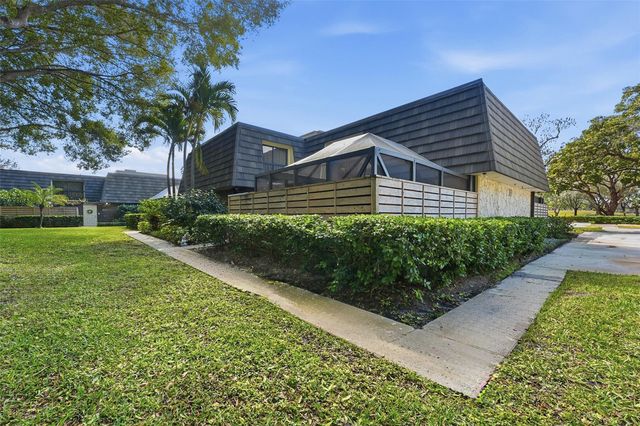 1601 16th Terrace, Palm Beach Gardens, FL 33418