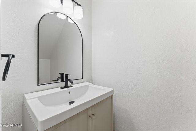 6736 S RITA Lane, Tempe, AZ 85283