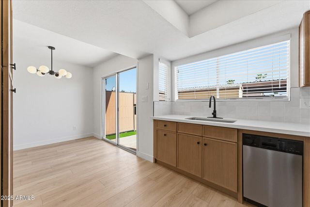 6736 S RITA Lane, Tempe, AZ 85283