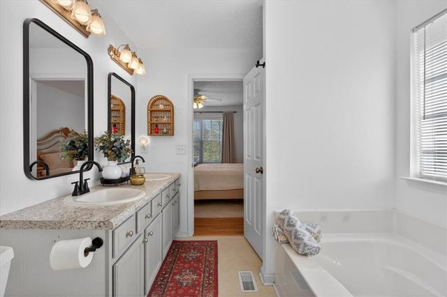 1054 River Plantation Drive, Woodstock, GA 30188