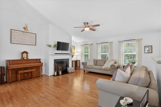 1054 River Plantation Drive, Woodstock, GA 30188